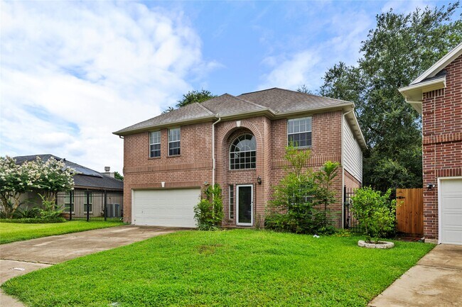 Foto del edificio - 3327 Shady Glen Ln