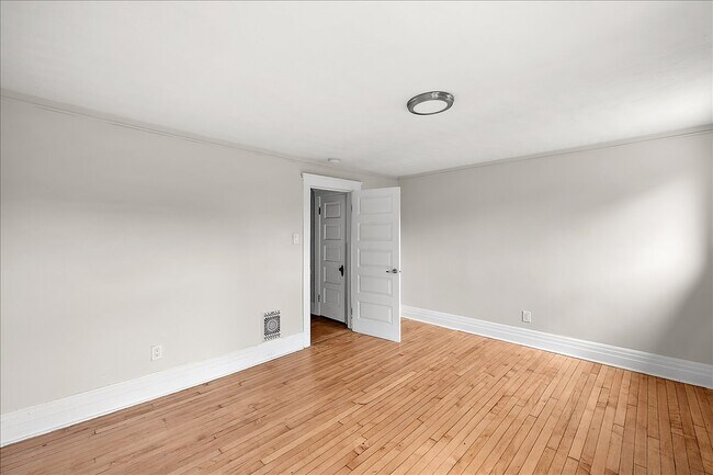 Foto del edificio - 4708 Commonwealth St