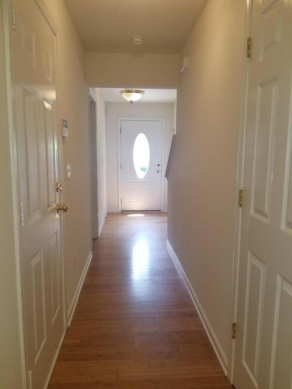 Foto del edificio - 9910 Treeside Ln