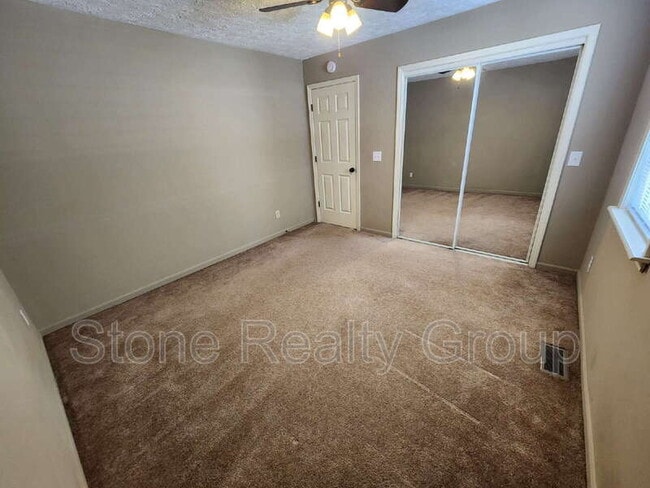 Foto del edificio - 4832 Pine Ridge Ct