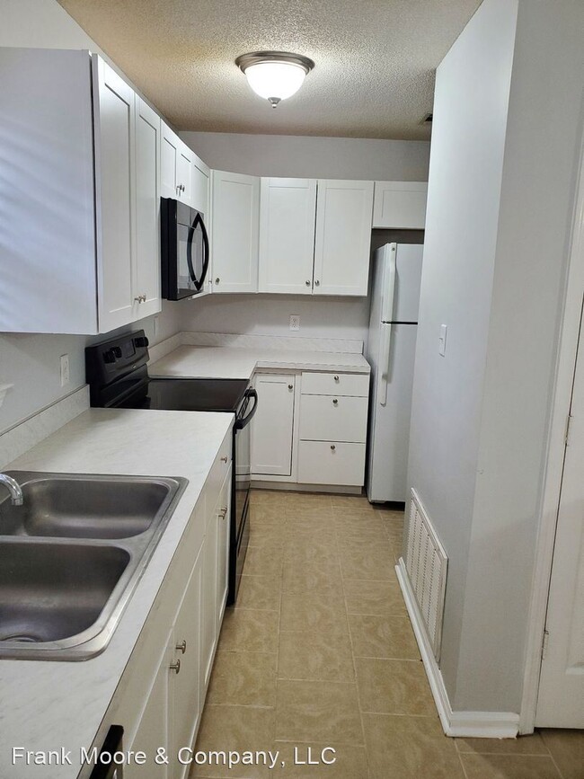 Building Photo - 2 br, 2 bath House - 104 Holcomb St