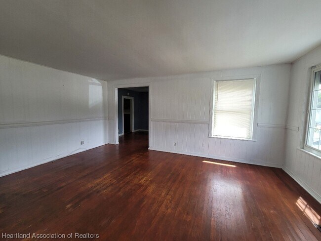 Building Photo - 2608 Emerson Ave