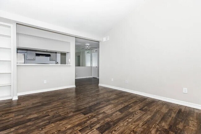 Foto del edificio - 4400 Memorial Dr