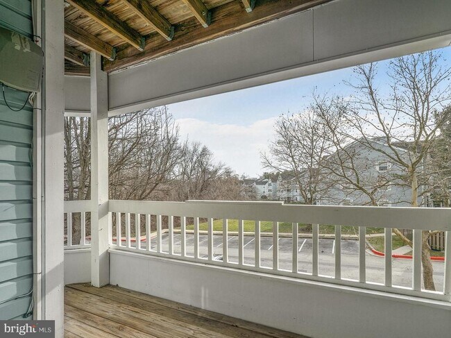 Foto del edificio - 8561 Falls Run Rd