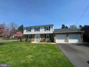 Building Photo - 901 Hillcrest Dr