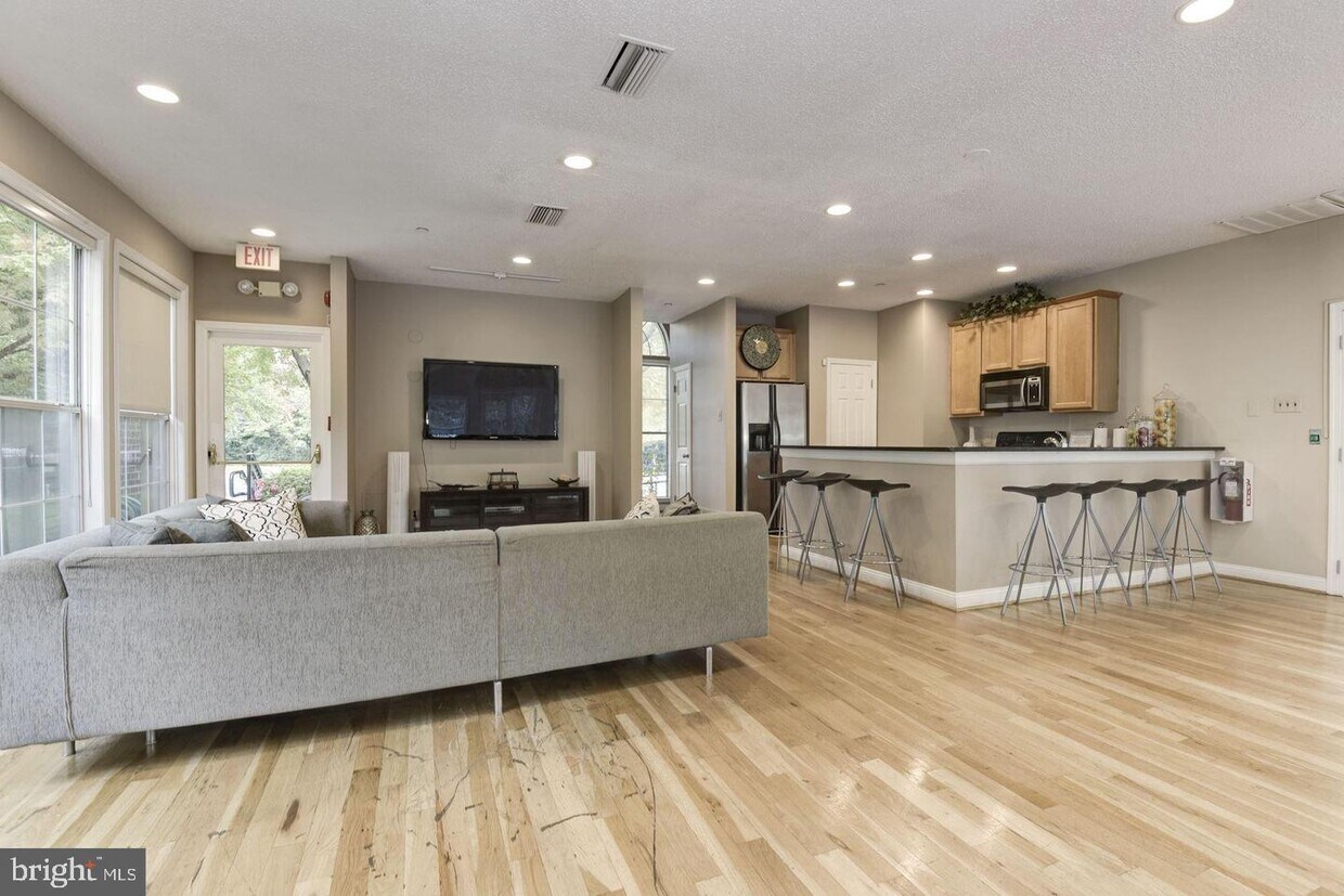 Foto principal - 1504 Lincoln Way