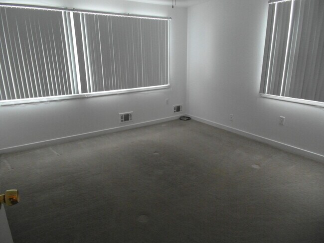 Foto del edificio - 3 Bedroom, 1.5 Bathroom Quadra-Plex