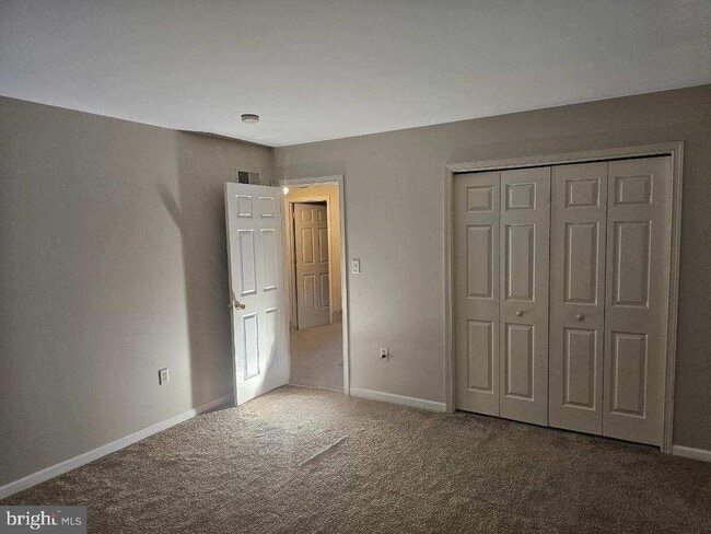 Building Photo - 585 Thomas Armor Dr