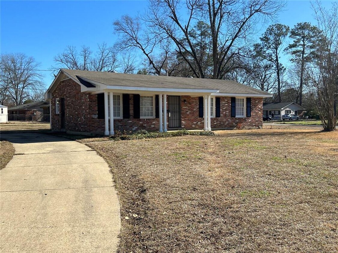 Primary Photo - 1563 Marlowe Dr