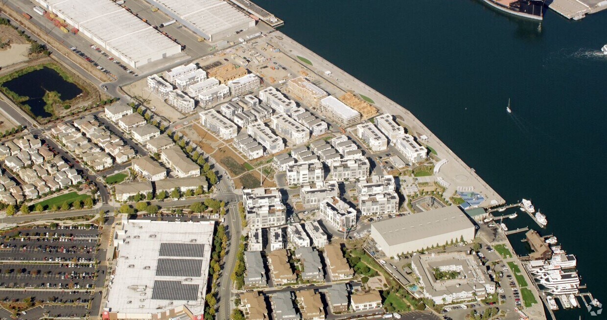 Compass at Bay 37 Apartments in Alameda, CA