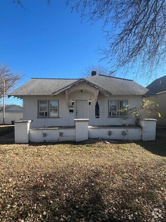 Building Photo - 244 N Vine Ave