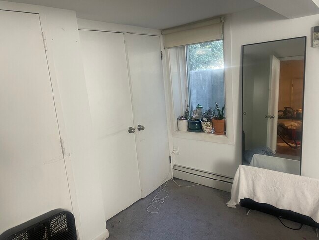Foto del edificio - 1710 37th St NW