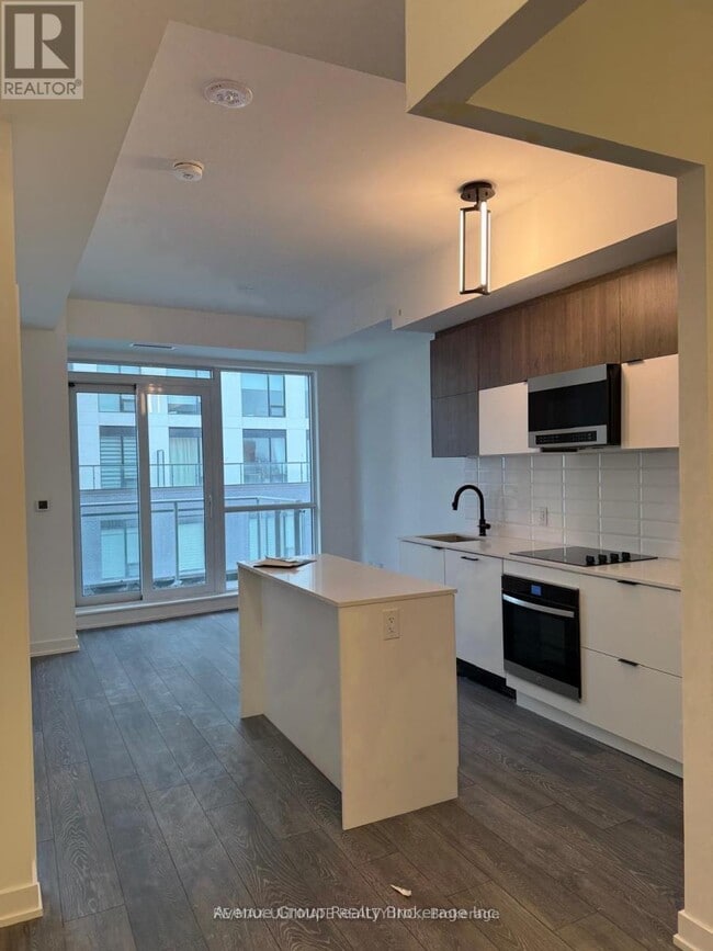 Photo du bâtiment - 8888 Yonge St