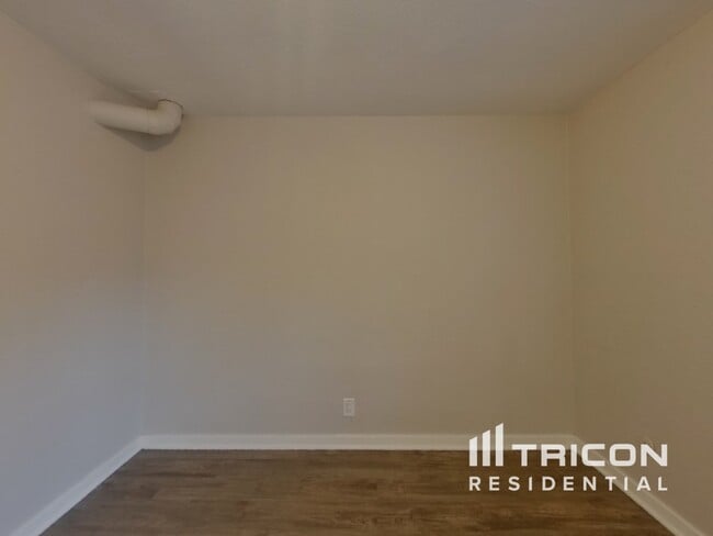 Building Photo - 1165 Buena Vista Ave