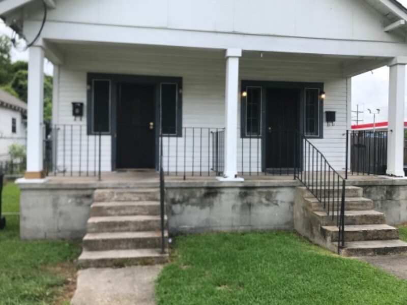 Primary Photo - 922 Sumner St