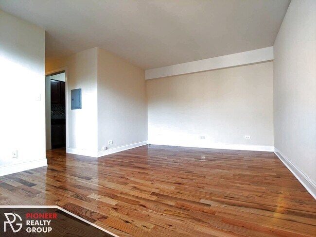 Foto del edificio - 557 W Arlington Pl