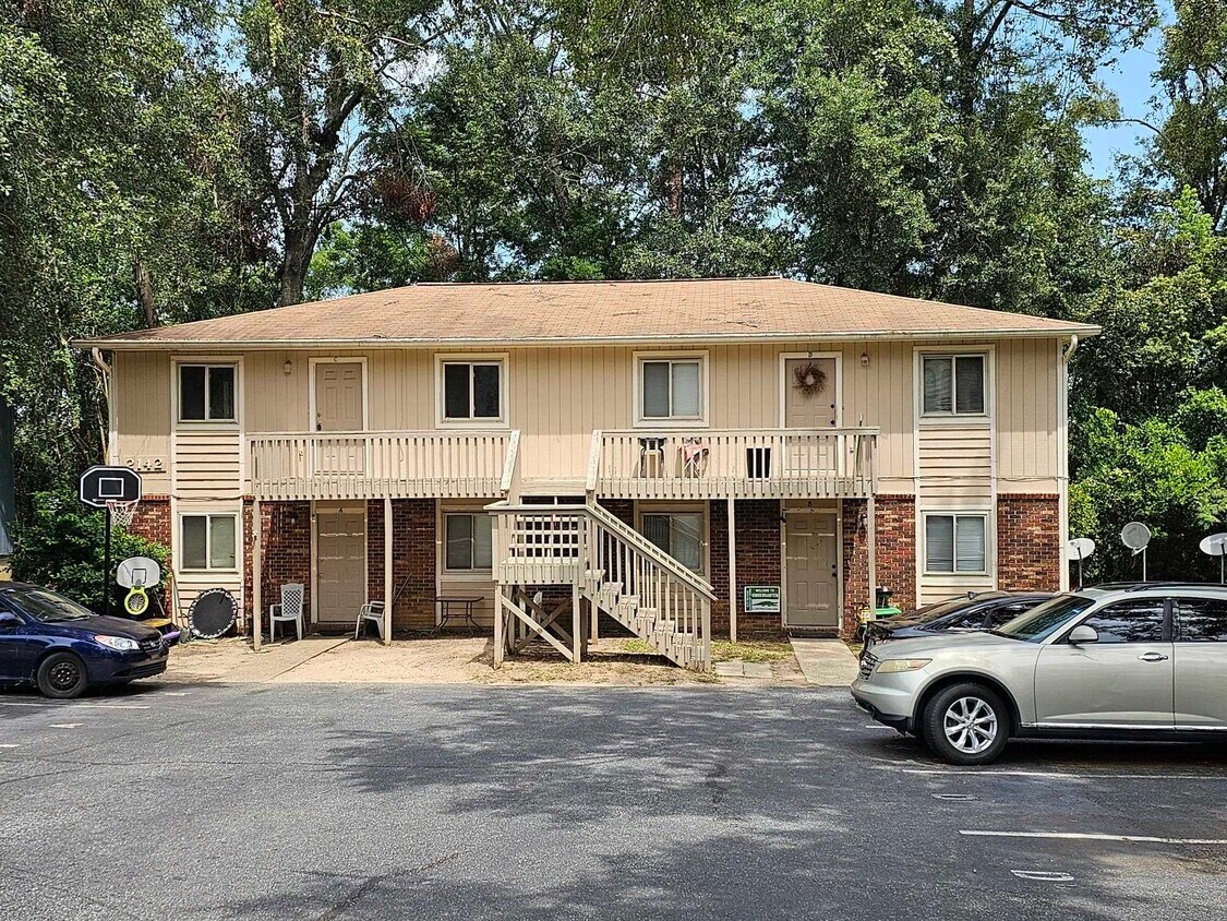 Primary Photo - 2142 Corinne St