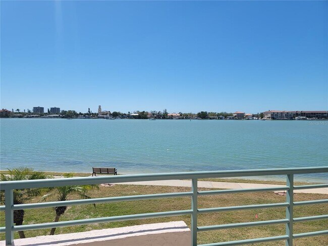 Foto del edificio - 8000 Sailboat Key Blvd S
