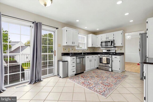 Foto del edificio - 438 Candlewood Way