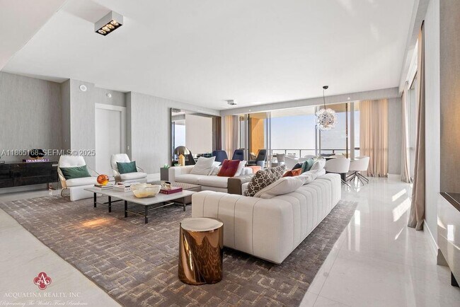 Foto del edificio - 17749 Collins Ave