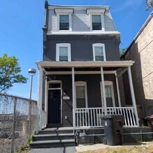 Building Photo - 1812 W 2nd St