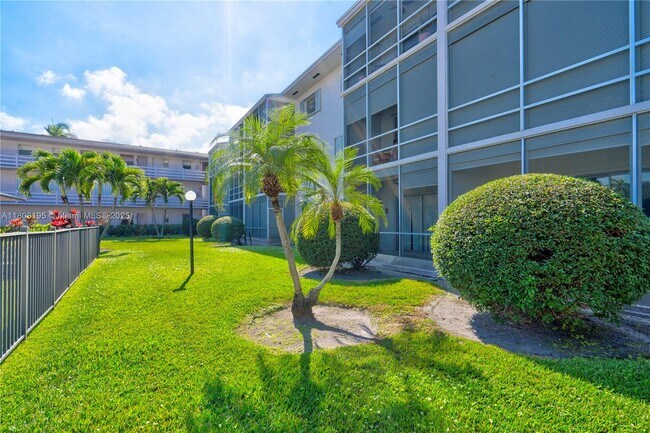 Foto del edificio - 700 Layne Blvd