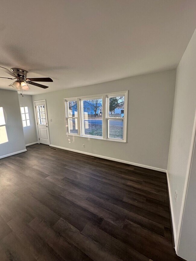 Foto del edificio - 2 br, 1 bath House - 103 Sharpe St.