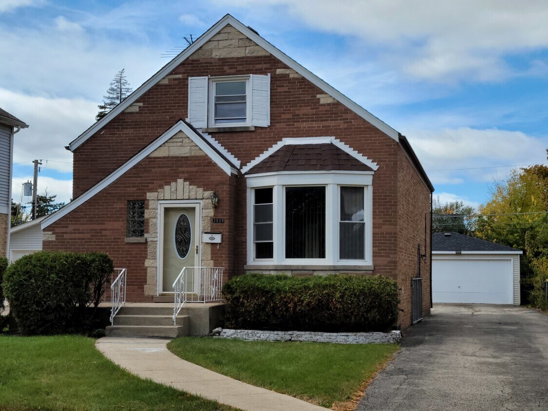 Primary Photo - 2520 S 10th Ave