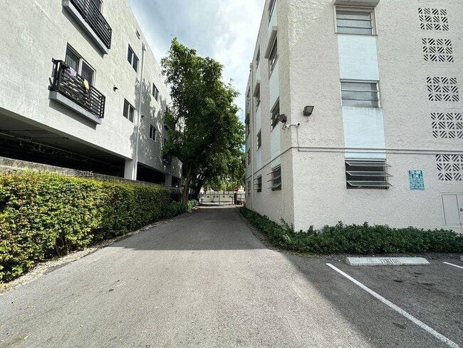 Foto del edificio - 1337 NW 1st St