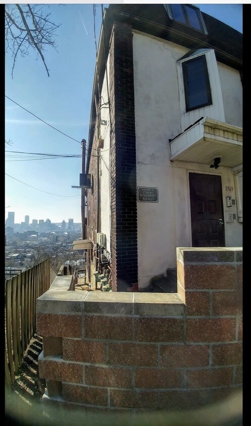 Primary Photo - 1769 Perrysville Ave