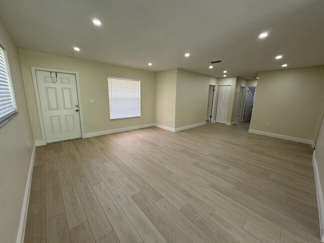 Foto del edificio - 7335 SW 23rd St