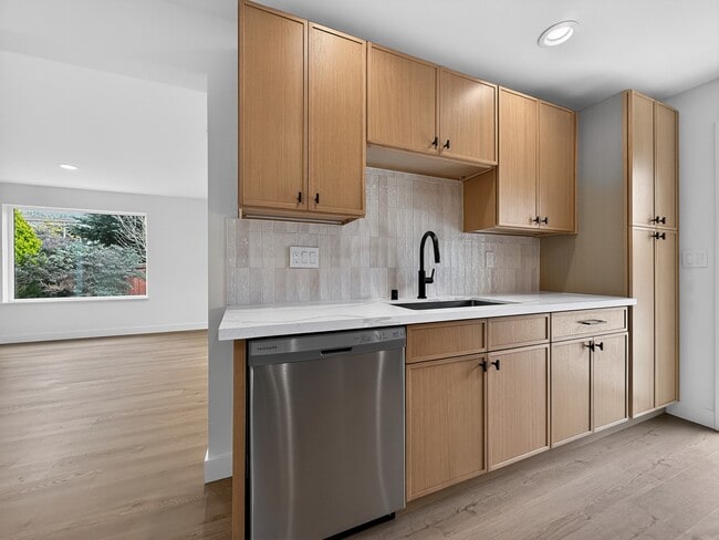 Foto del edificio - 1212 NW 75th St