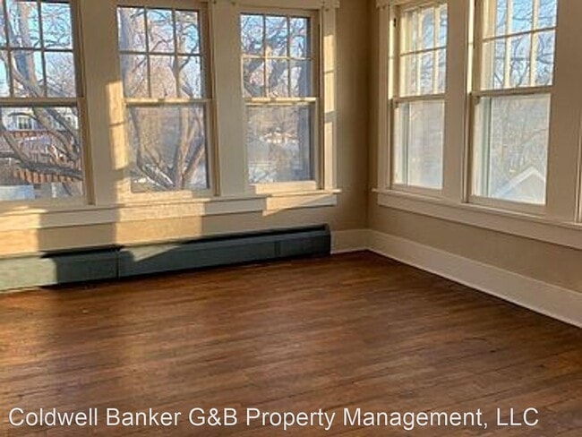 Building Photo - 3 br, 1 bath House - 1220 SW Plass Ave