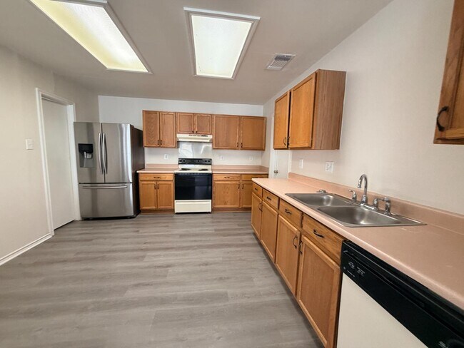 Foto del edificio - 9742 Misty Plain Dr