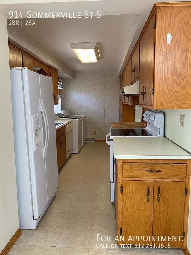 Building Photo - 914 Sommerville St S