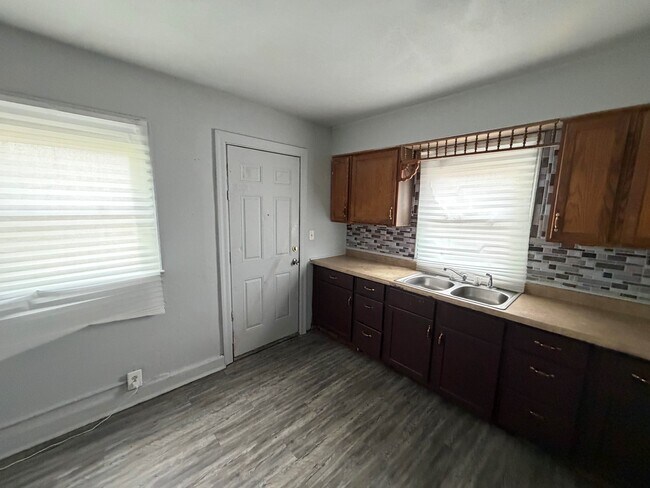 Foto del edificio - 1221 Williams-E