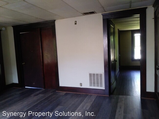 Building Photo - 143 Columbia Ave