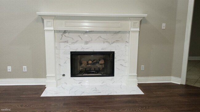 Foto del edificio - 4 br, 3.5 bath House - 5205 South 43rd Street