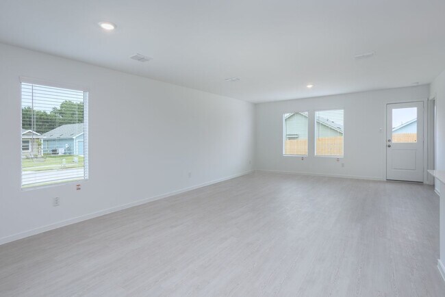 Foto del edificio - 727 Ginkgo Wy