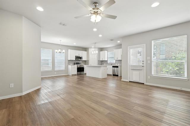 Foto del edificio - 212 Wayside Ct