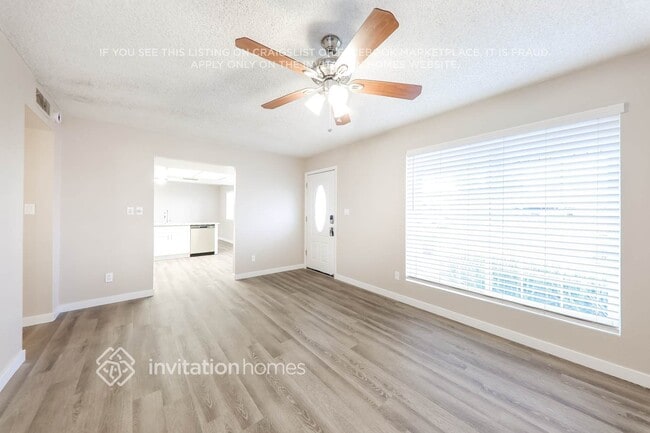 Building Photo - 1408 W Piute Ave