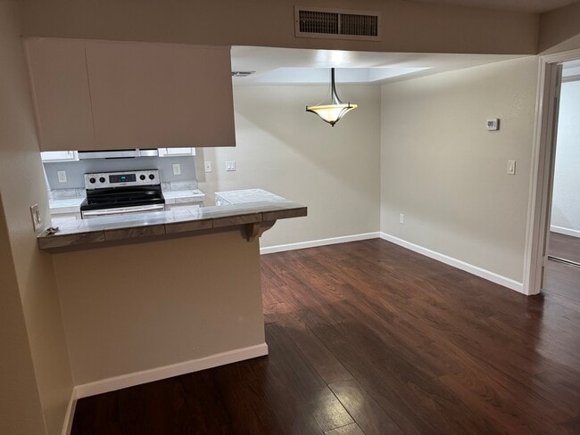 Dining Room - 4444 E Paradise Village Pky N