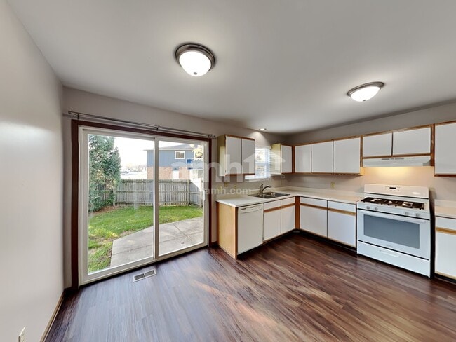 Building Photo - 516 Powers Ct