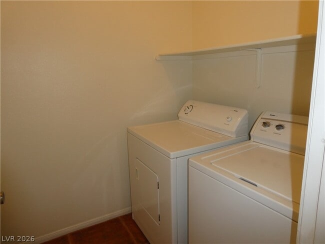 Building Photo - 9890 Ridgehaven Ave