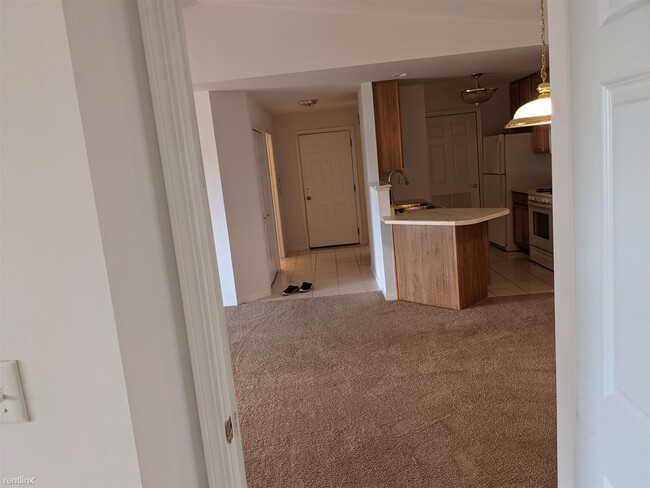 Building Photo - 2 br, 2 bath Condo - 545 Cambridge Ct Grea...