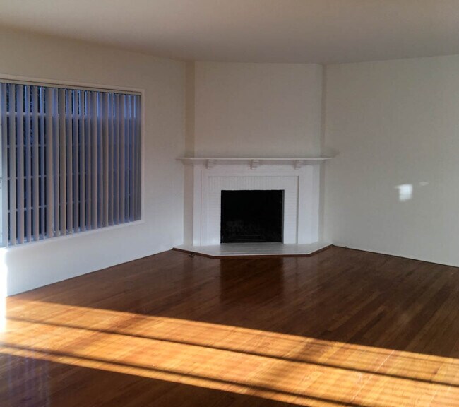 Building Photo - 503 Avondale Ave