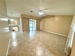 Building Photo - 4409 SW 15th Ave