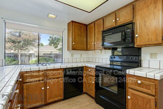 Foto del edificio - 3598 Normount Rd