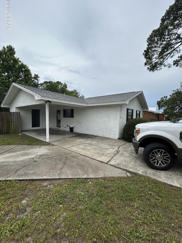Foto principal - 6319 Elm St