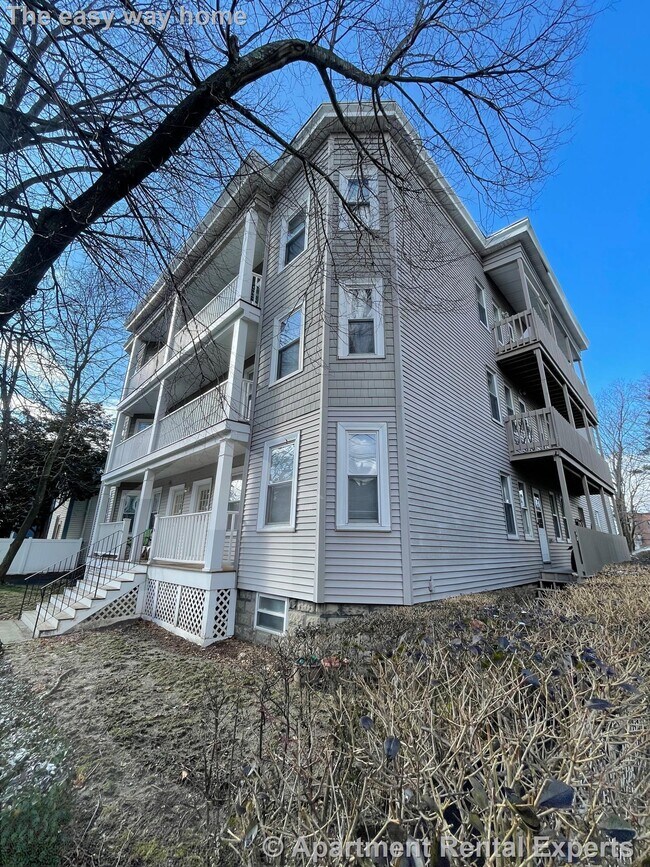 Building Photo - 42 Linden Ave